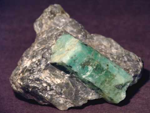 emem237-emerald-crystal.jpg