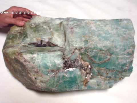 Aquamarine Specimens: natural aquamarine decorator mineral specimens