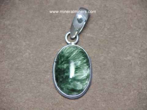 Necklace Pendant Natural Green Seraphinite 38x21x8mm Size Lady Woman Female Crystal Jewelry Water Shape Gemstone Pendant 